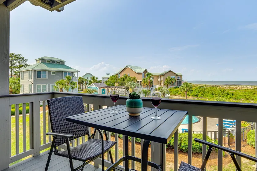 St Helena Island Condo - 1/2 Mi to Beach - Image 1