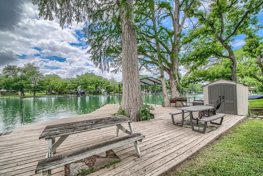 NEUE AUFLISTUNG!! 5 Meilen in die Innenstadt von New Braunfels, Schlitterbahn, Comal River! - Image 1
