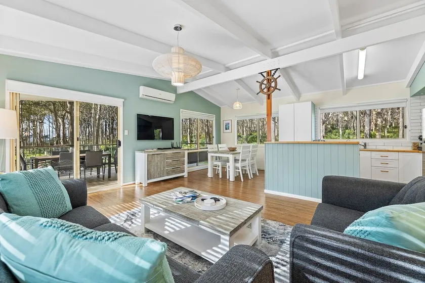 Mystery Bay Retreat - Image 1
