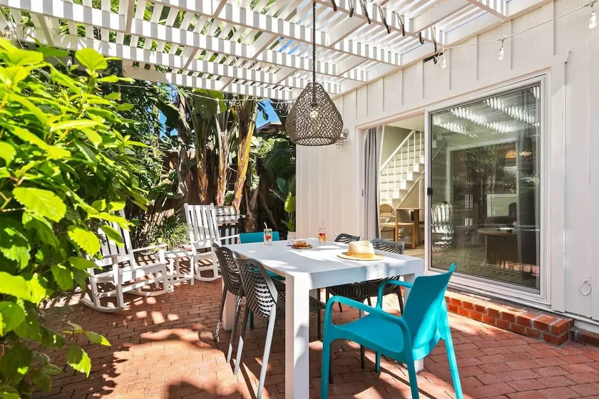 Beach Bungalow 4 with Private Outdoor Patio - Image 1