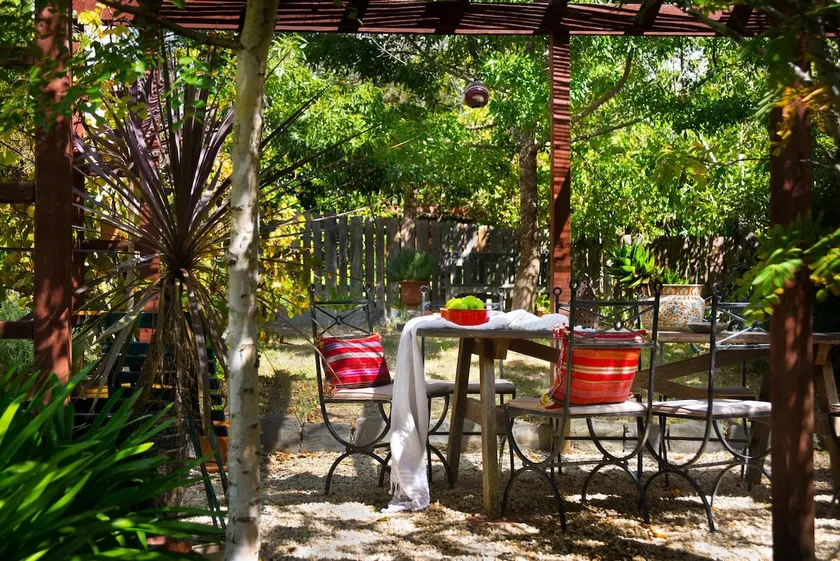 The Raglan Daylesford - Image 1
