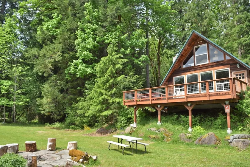 `Cowlitz River Cabin` | Riverside, Yard, AC, EV - Image 1