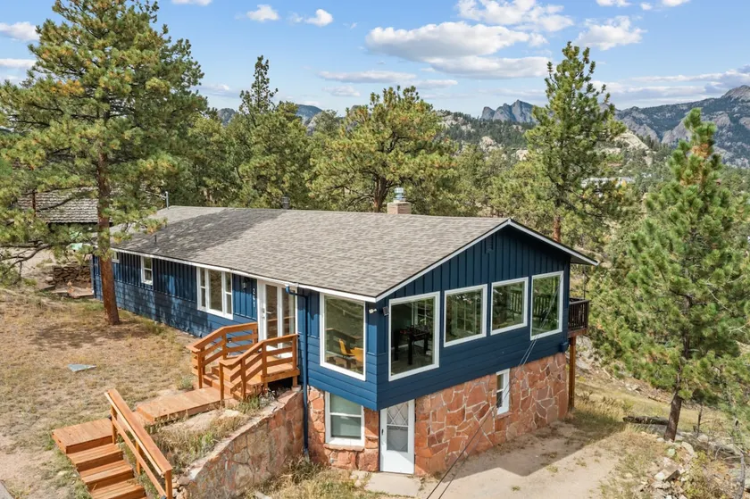 Rocky Mountain Overlook | VIEWS! | King | walk2twn - Image 1