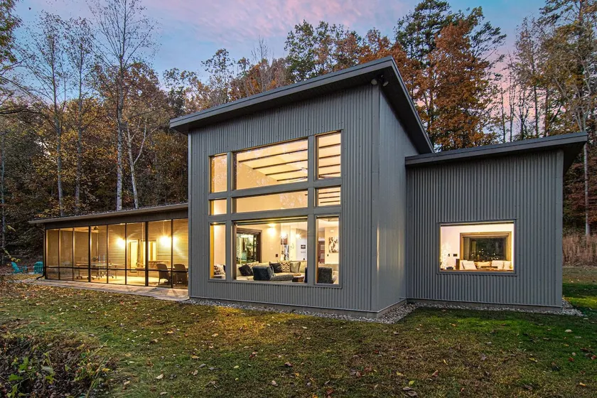 Fancy Pants | Great River| Hot Tub |EV Chg - Image 1