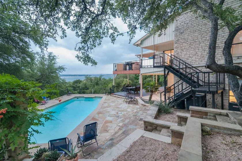 Pool, Pickleball, Hot Tub and Panoramic Lake Views - Image 1