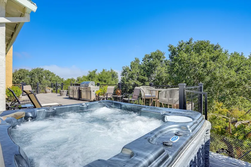 Vallejo Home w/ Spacious Deck, Hot Tub & Views - Image 1