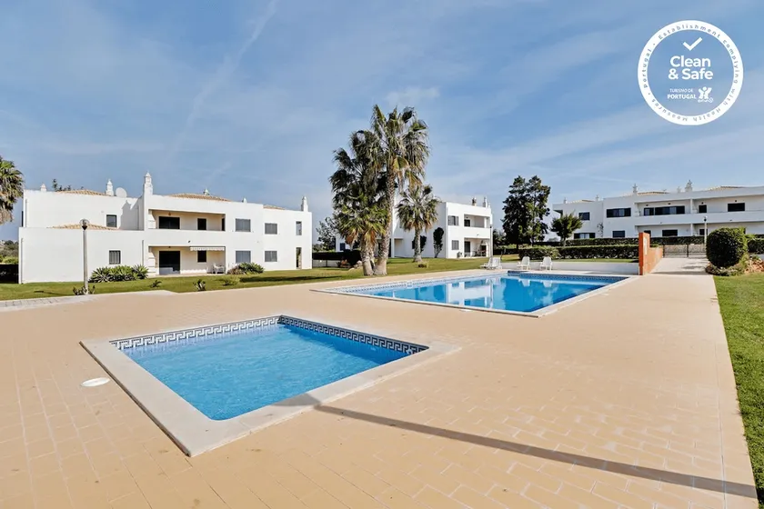 Pêra Secret Garden 1 and Pool by Homing - Image 1