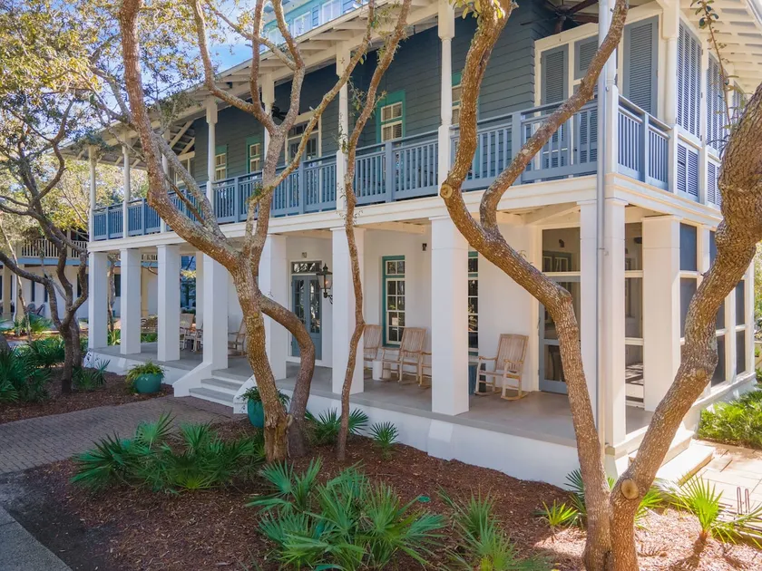 2 Min Walk to the Beach, Pool + Town Square! Rosemary Family Home - Image 1