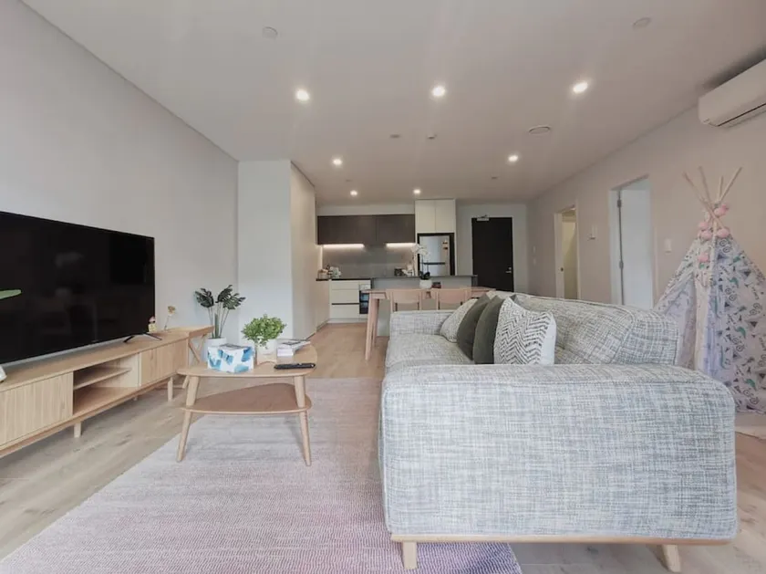 Brand New Lux 2 Bedroom Apartment - Image 1