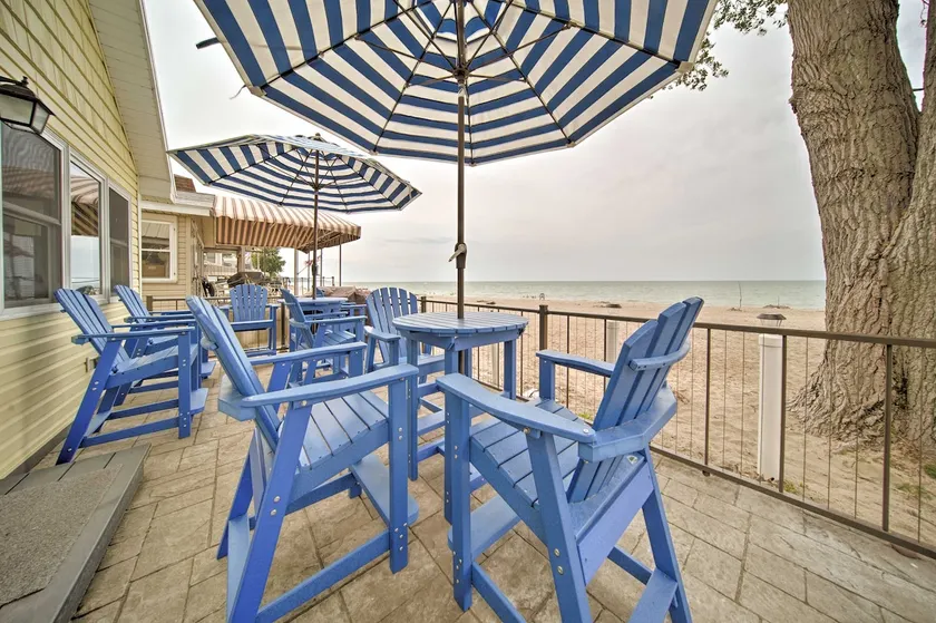 1 Mi to Presque Isle: Waterfront Lake Erie Cottage - Image 1