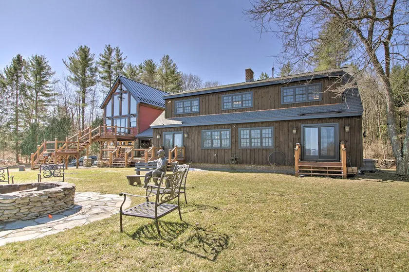 Timeless Red Sox Retreat w/ Scenic Mountain Views! - Image 1
