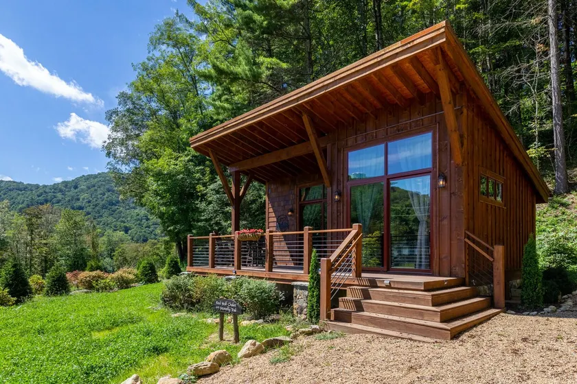 Red Wolf Chalet at Eagles Nest - Image 1