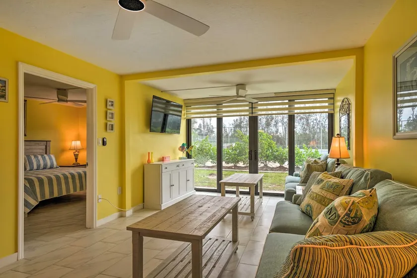 Cheery Condo with Pool Access: 3 Miles to Beach! - Image 1