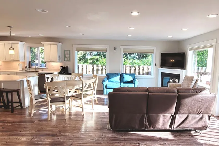 Charming Private Retreat Near Beaches/Fully Fenced - Image 1