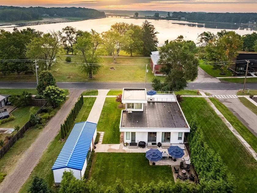 Douglas Modern Villa - Steps to Downtown! - Image 1