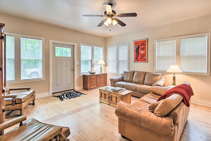Walkable Lake Elkhart Apt: Dine, Shop, Swim! - Image 1