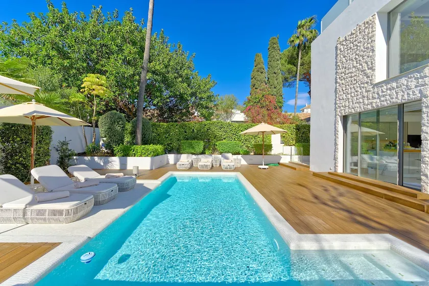 2244 Luxury Modern Villa with Heated Pool in Puerto Banus - Image 1