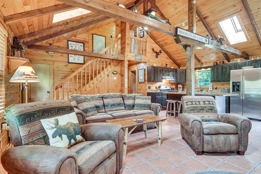 Woodsy Beaver Cove Cabin w/ Deck & Fire Pit! - Image 1