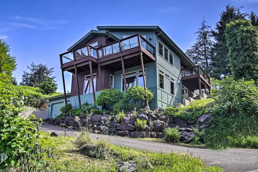 Luxe Coastal Haven w/ Bay Views & Hot Tub - Image 1