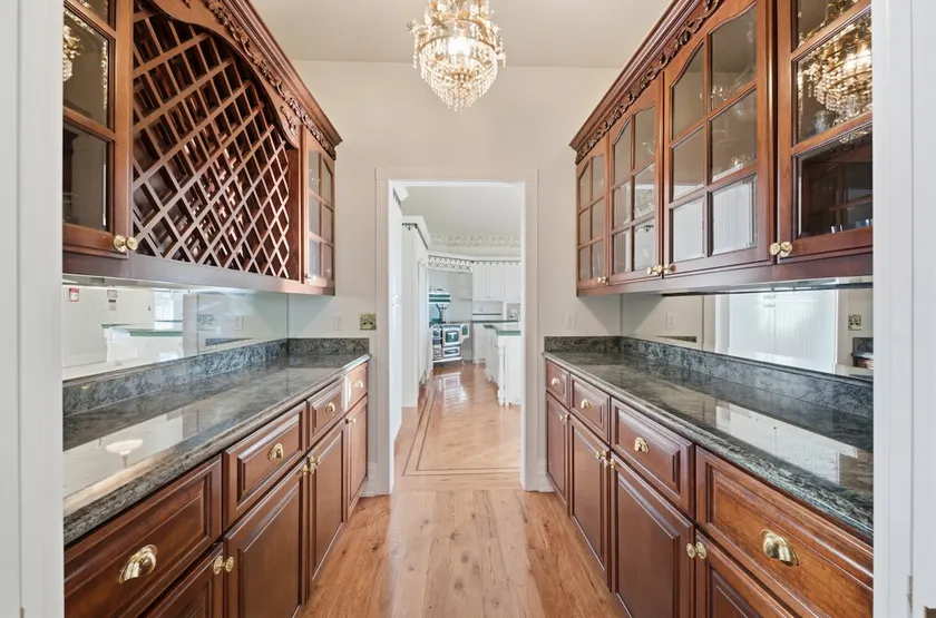 Luxury Estate w/ Views Near Yosemite Sleeps 16 - Image 1