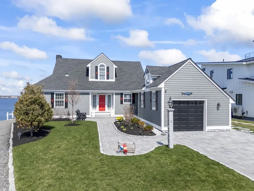 Nubble Cottage- York Beach Oceanfront w/ Amazing Views - Image 1