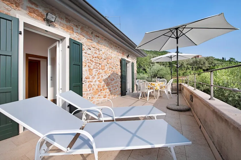 Casa de vacaciones \"Rustico Alle Fornare\" con vistas al lago y a la montaña - Image 1