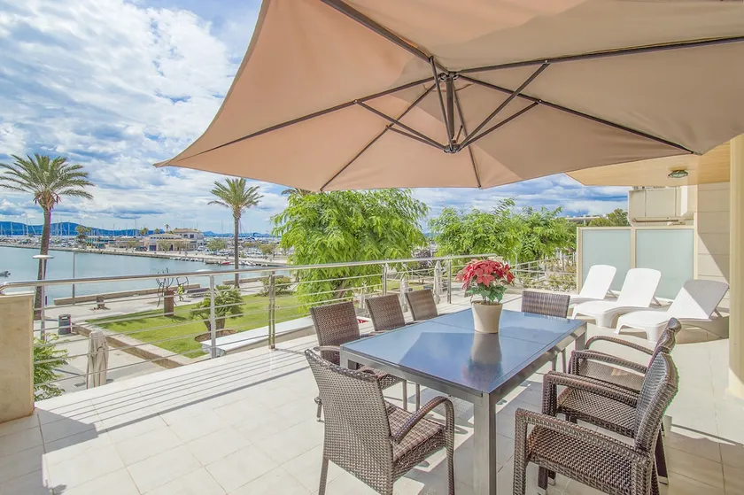 Seafront Apt Acuario by JS Villas - Image 1
