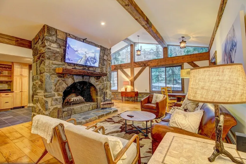 Private hot tub & sauna at Stratton Resort - Image 1