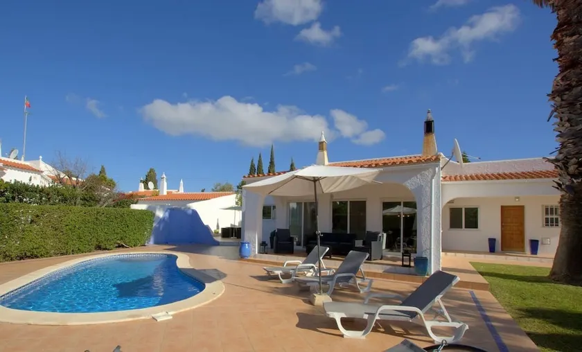 16 Centeanes - Fabulous Location Just Short Walk t - Image 1