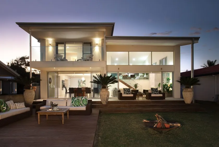 'Atra' - Jervis Bay Beach Front Holiday Home - Image 1