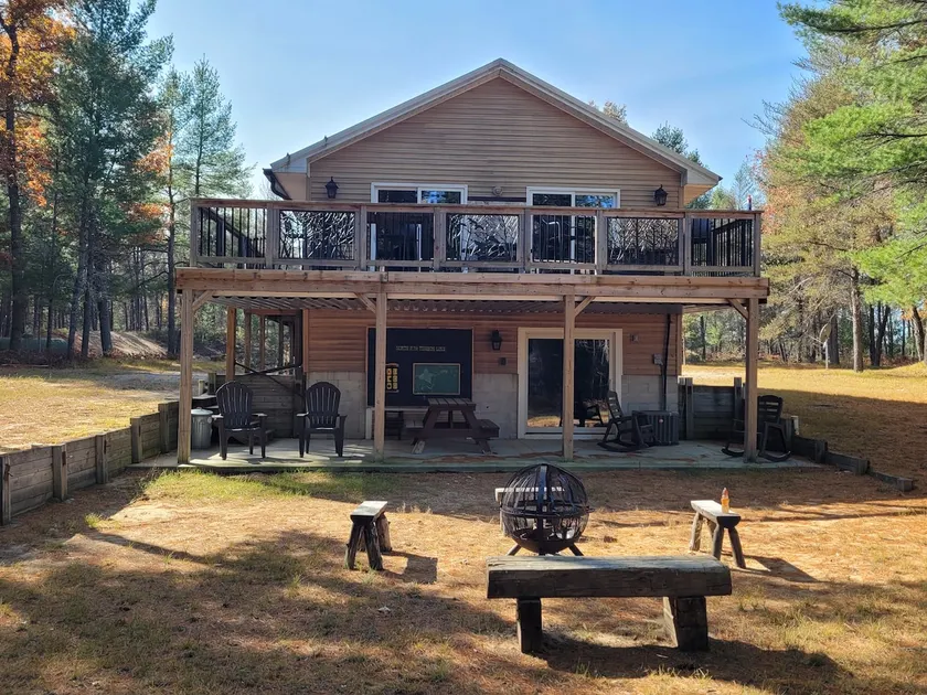 Hazel's Goose Creek Lodge - Private Riverfront! - Image 1