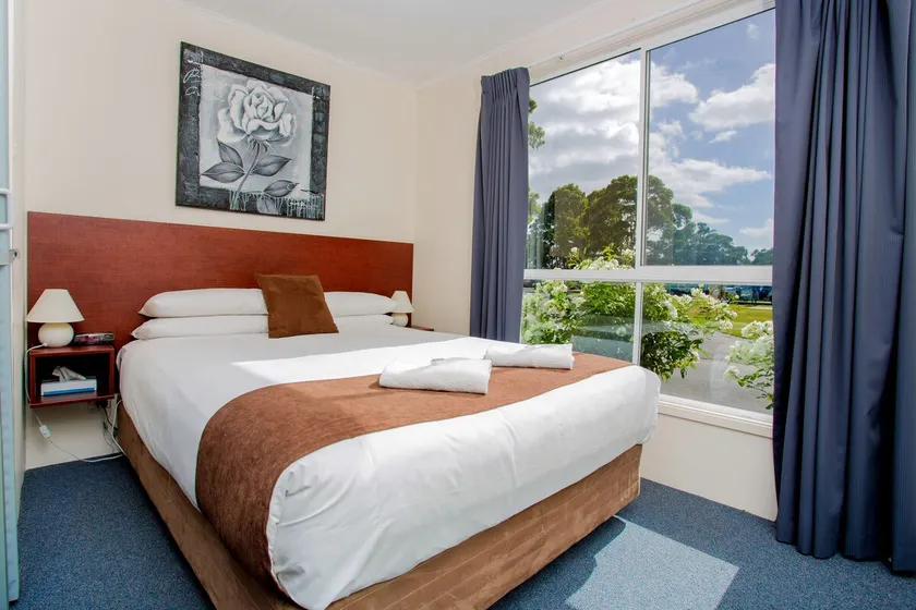 Standard Cabin (Sleeps 2) - Image 1