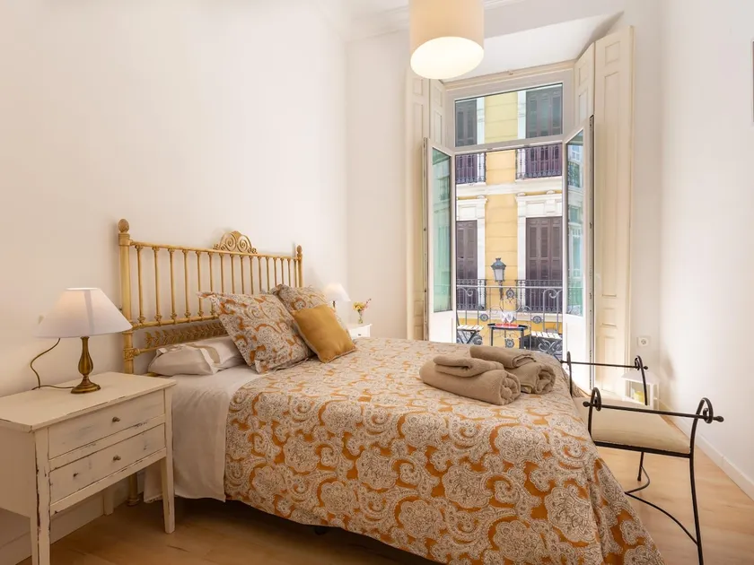 Bright apartment with views of the Cathedral - Image 1