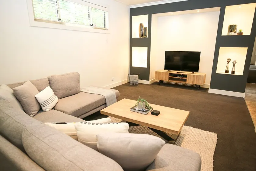 22 Riverside - In the town centre - Image 1