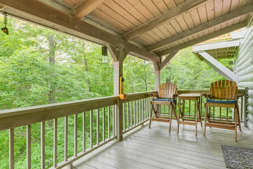 Smoky Mountain Log Cabin Close to Rafting - Image 1