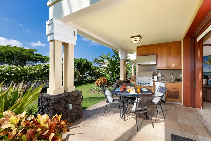 Hilton Waikoloa Pool Pass for 2026!  Easy walk to the beach!  Kolea 14A - Image 1