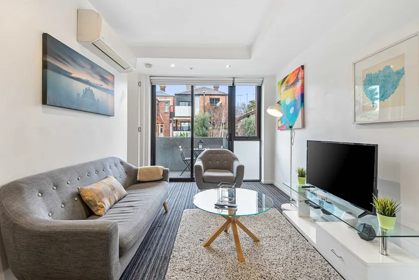Taylor - Trendy St Kilda Living *Wi-Fi Parking - Image 1