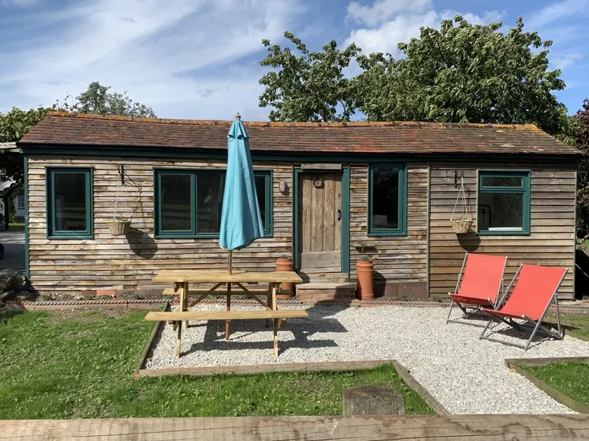 Comfort-Cabin-Private bathroom-Cherry Picke - Image 1