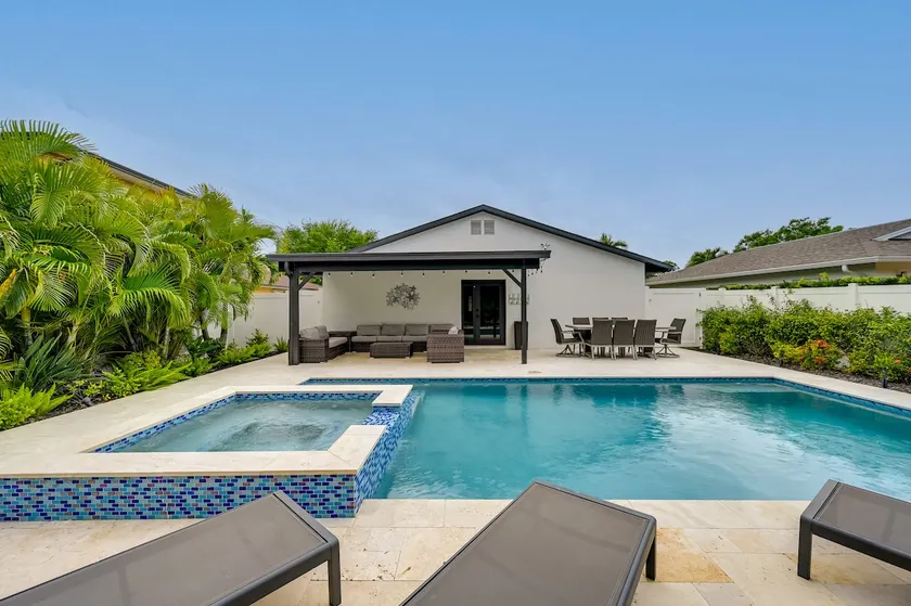 Naples Home w/ Patio < 1 Mi to Beaches! - Image 1