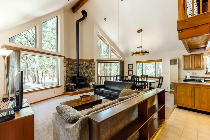 2BR nature retreat w/ deck, games, & cozy loft - Image 1