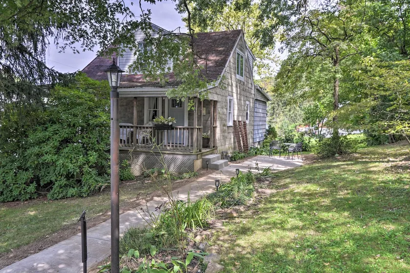 Enchanting Family House w/ Balcony < 3 Mi to WVU! - Image 1