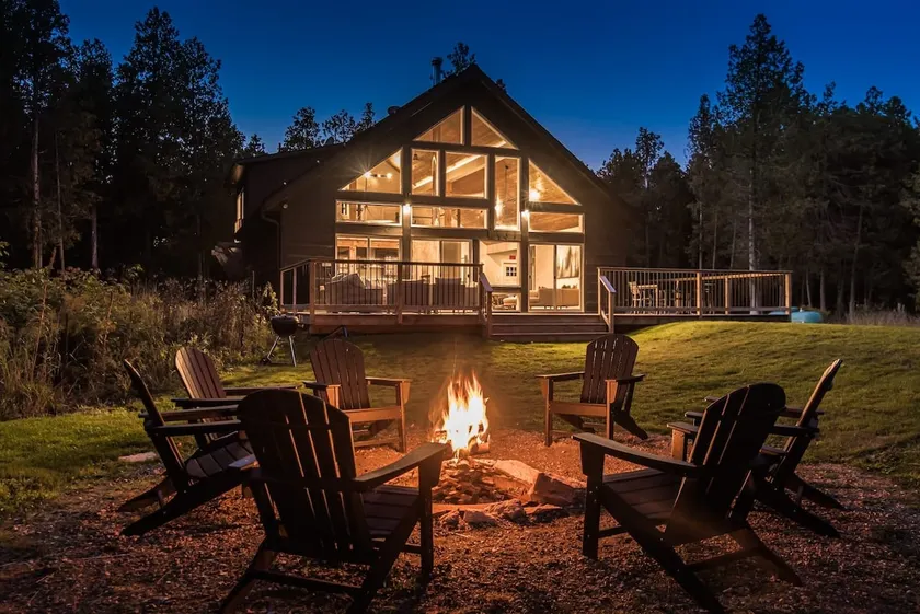 Luxury Tobermory Retreat Modern Home and Hot Tub - Image 1