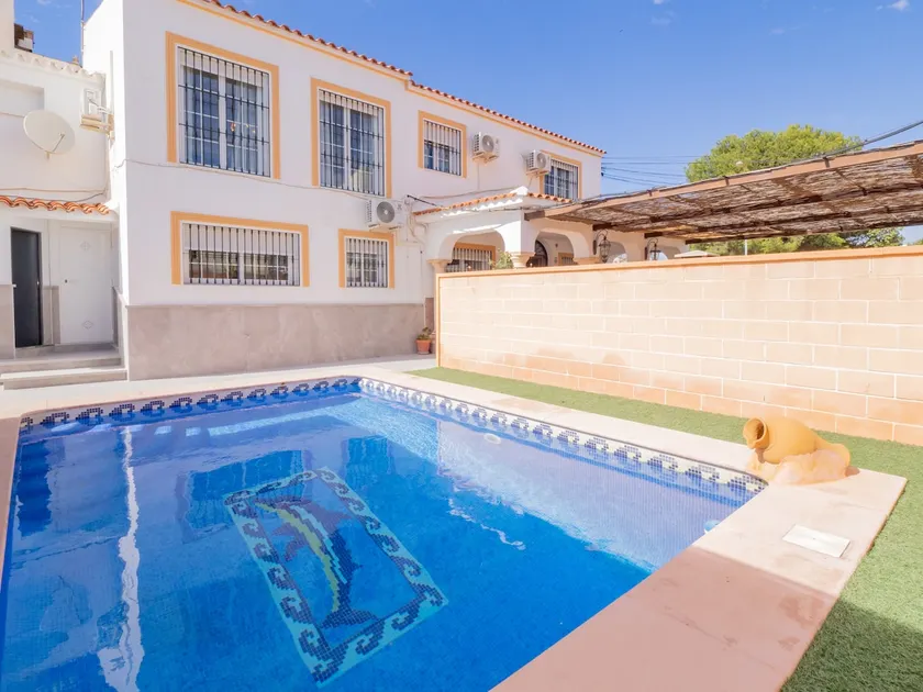 Cubo's Villa Paradise - Image 1