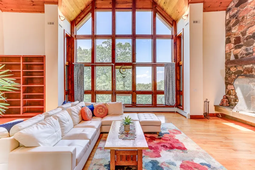 Peaceful Mountian Oasis: Firepit, Hot Tub, Sauna! - Image 1