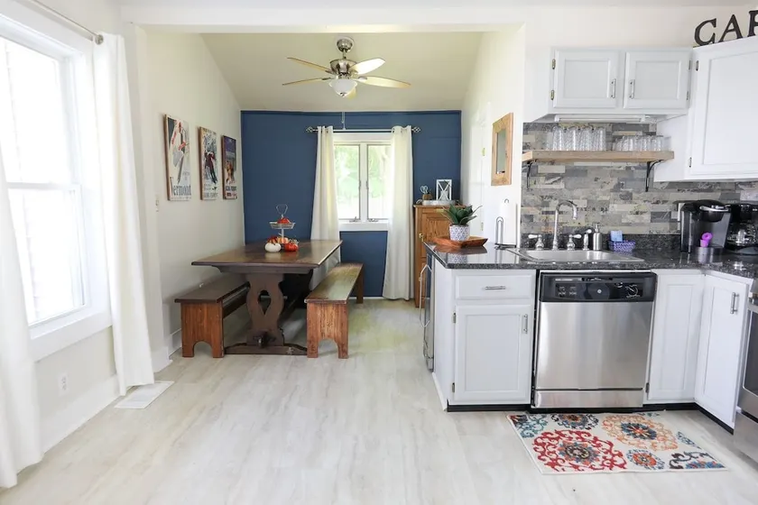 Beautiful Village Home, Short Walk to Restaurants, Shops, On Shuttle Route - Image 1