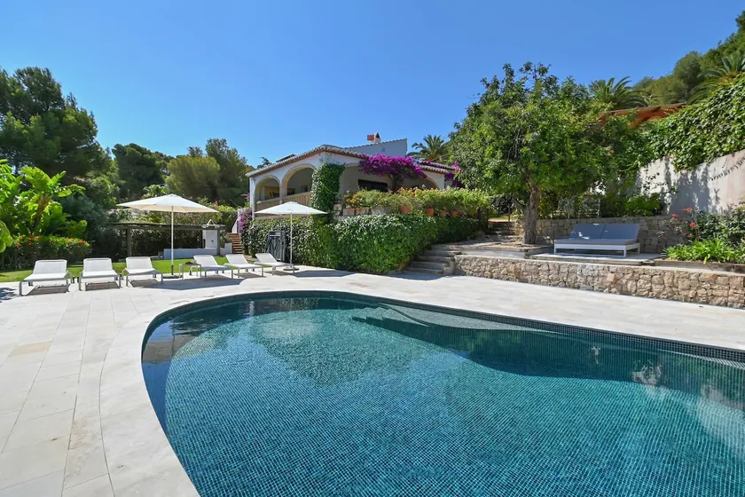 Nice stay B Light heated swimming pool, BBQ, WiFi - Image 1