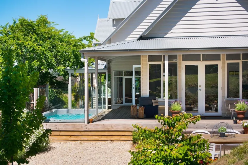 Sade's Daylesford - Outdoor Swim Spa! - Image 1