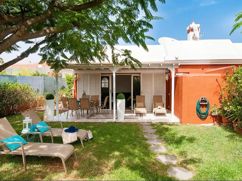 Flamboyant Tree Garden Holiday Home - Image 1
