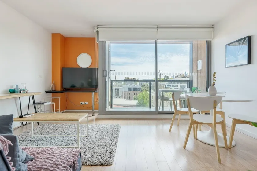 Cosy and Contemporary in Sought after South Yarra - Image 1