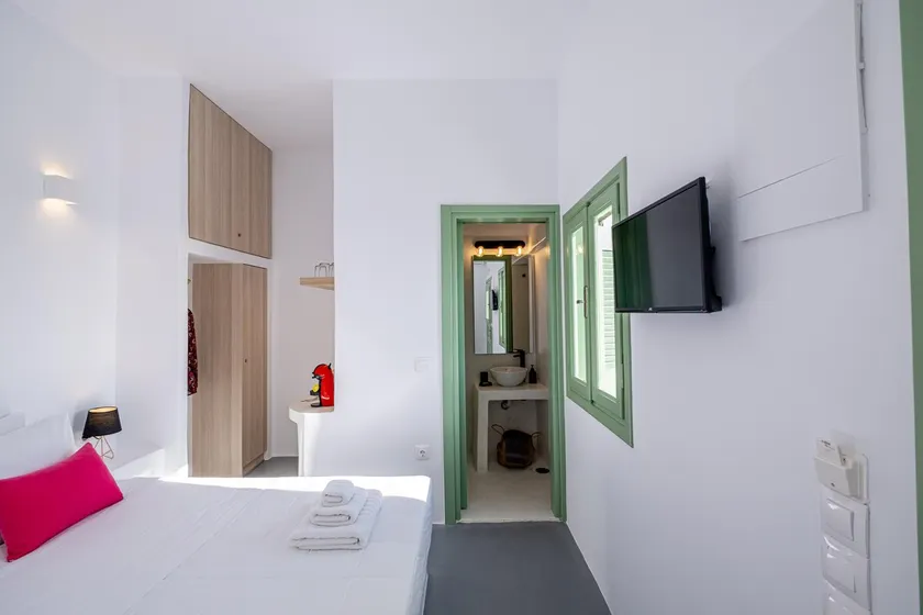 White Orchid Cave House & Studio - Image 1